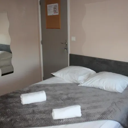 Le Rochegude Otel