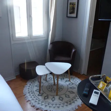 Otel Le Rochegude