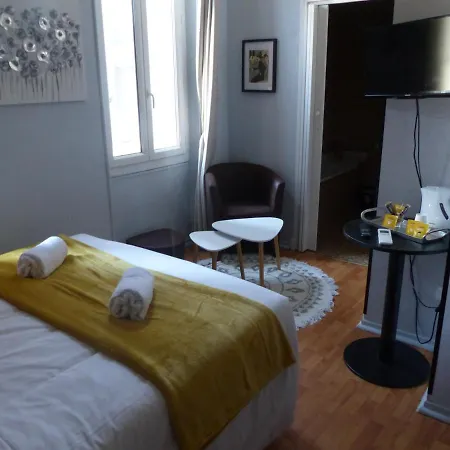 Le Rochegude Otel