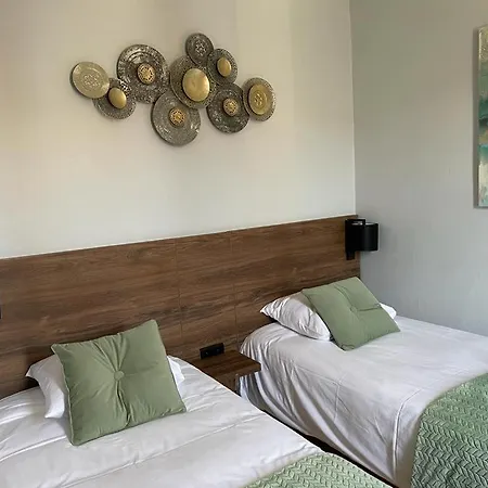 Hotel Le Rochegude 2*