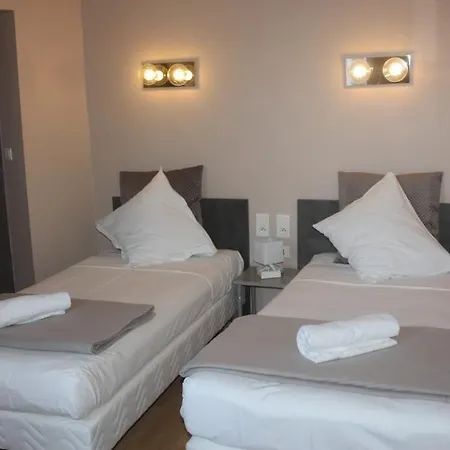 Hotel Le Rochegude 2*