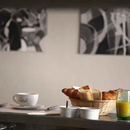 Hotel Le Rochegude 2*