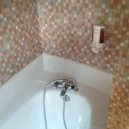 Le Rochegude Hotel 2*